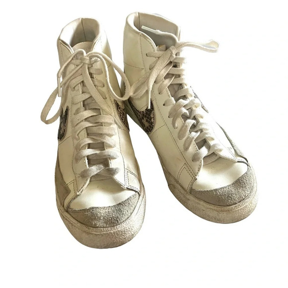 Nike Blazer Mid ‘77 SE in Snakeskin 9 - Picture 5 of 8